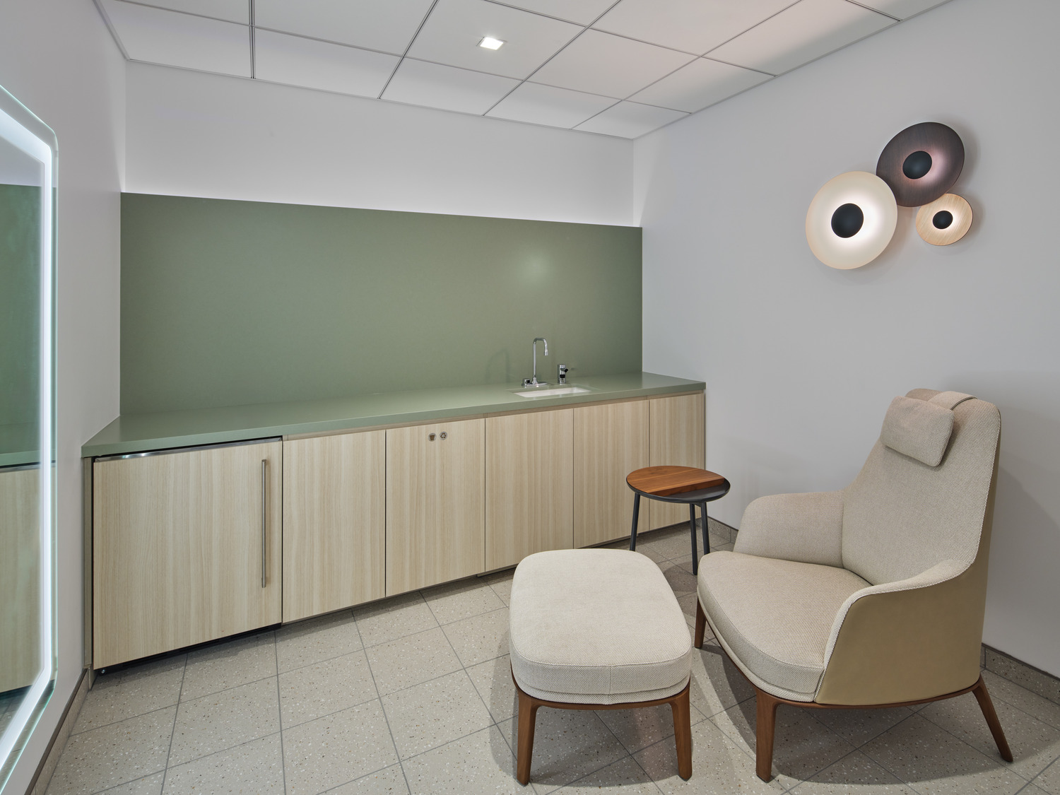 Confidential HQ - Detail 2